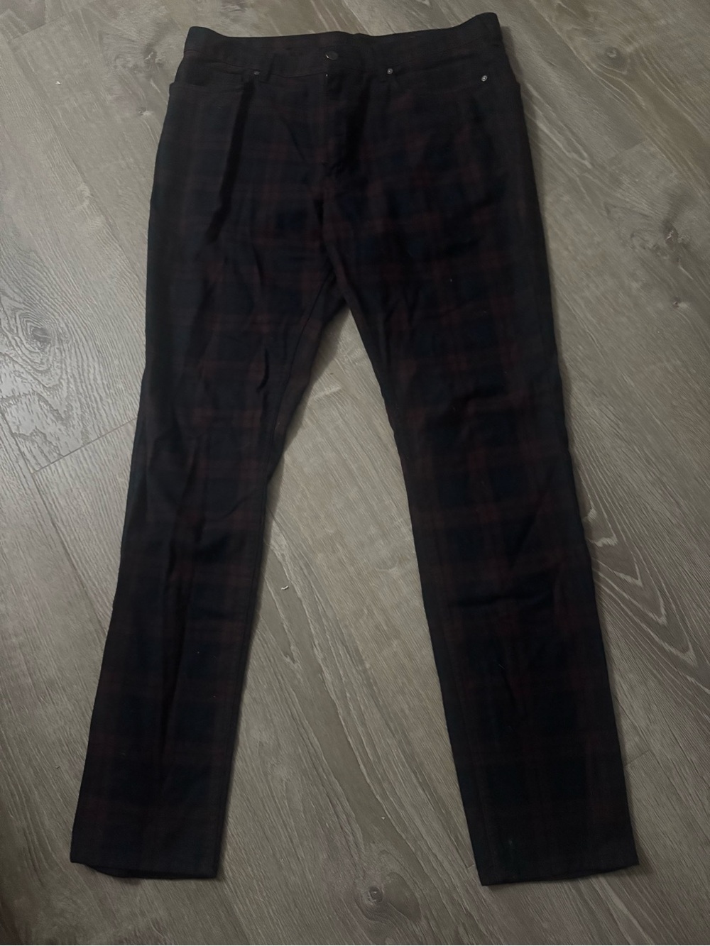 H&M Men’s Slim Plaid Dress Pants in Dark Burgundy and Black